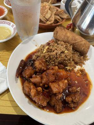 General Tso's General Tso's Chicken lunch combination