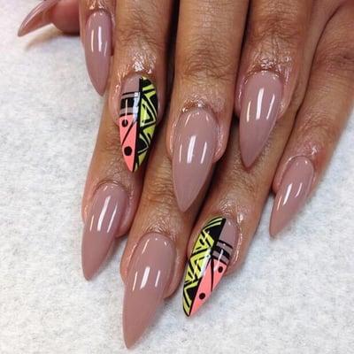 Nude polish with design