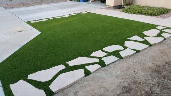 Front Yard with Flagstone Walkway!