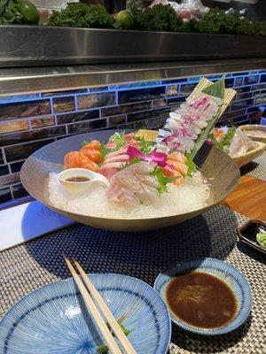 Chef's special sashimi combo