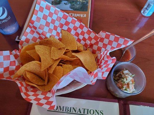 Chips salsa and pico de gallo