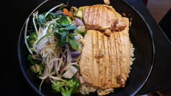 Large Salmon Bowl w/ double protein . Post workout nutrition