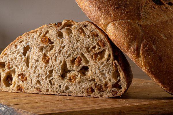 Naturally fermented sourdough bread with golden raisens and crushed fennel seeds.
 
  The best bread in the bronx