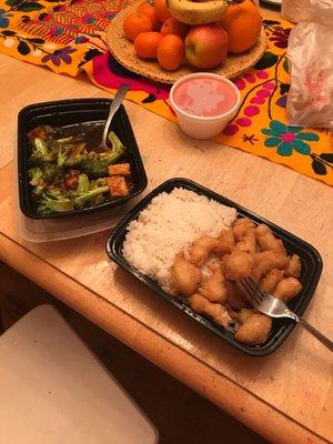 Sweet and sour chicken, Broccoli and garlic sauce with tofu