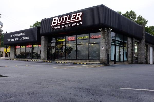 Convenient parking at Butler Tires and Wheels - Buckhead / Atlanta