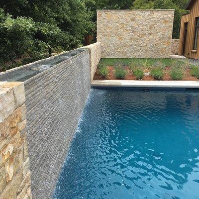 Pool with water feature