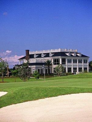 Our beautiful club house and restaurant seen from the 9th hole !