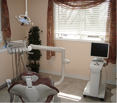 Treatment room and computer assisted dentistry