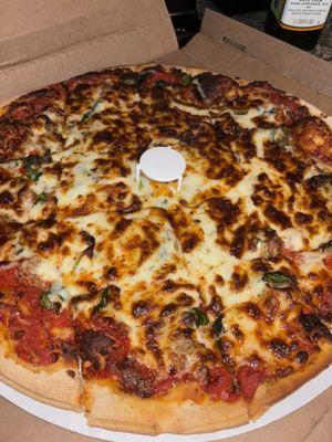 Lynn’s Chicago Pizza