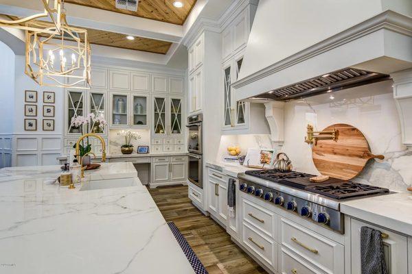 Luxury Custom Home - Kitchen