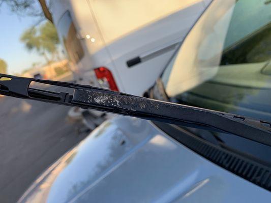 Damage to the wiper blade