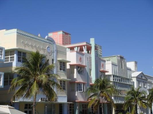 The fabulous Ocean Drive is an art deco wonderland.Let artdecowalks "open" your eyes to its "eyebrows" and portholes!