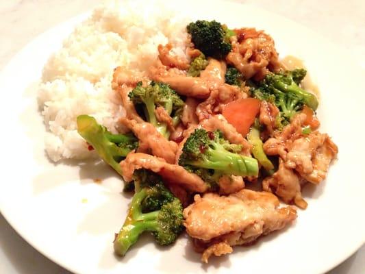 Chicken w/Broccoli in Garlic Sauce