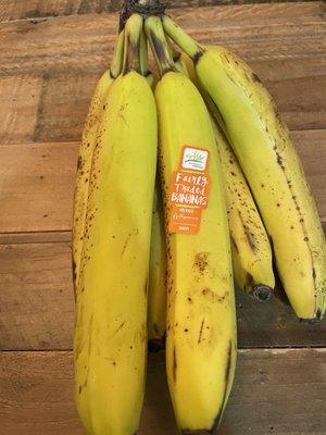 Sale ripe organic bananas $0.75/lb, six bananas - about $0.28ea