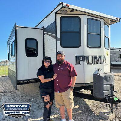 Excited for more happy campers!!  Congrats Mr. Fernandez & your fiancé Ms. Portillo on the 2016 Puma Palomino 37PFL.