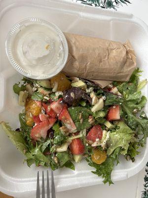 Summer salad with pita bread