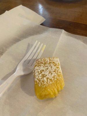 The lemon bar. Yummy!