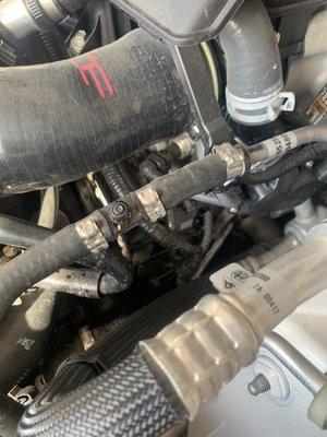 Incorrectly installed bleeder valve leak