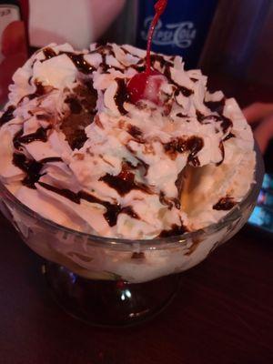 Brownie sundae