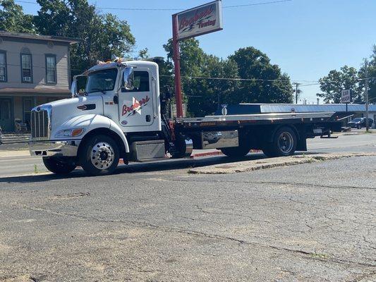 Brokers Towing & Recovery