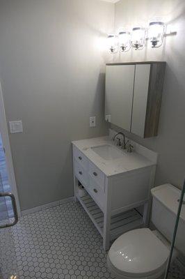 new bathroom 2/2