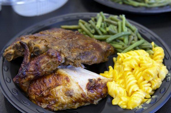 Quarter Rack of BBQ Ribs with Quarter Chicken, with Mac & Cheese and Green Beans