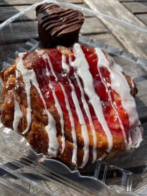 Raspberry danish