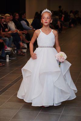 Beautiful Amelia Milligan modeling for Bebe Elegante @ Chicago Fashion Week