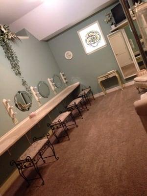 Brides room to get ready. It's large and has lots of vanity mirrors!