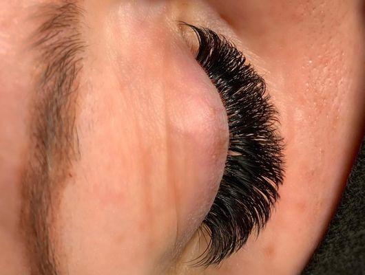 Mega volume lashes