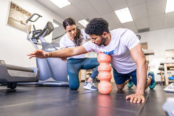 Foam Rolling with the right foam roller and knowing how to use it is crucial
 #bodymaintenance #rollga #foamroller #pecrelease #rotatorcuff