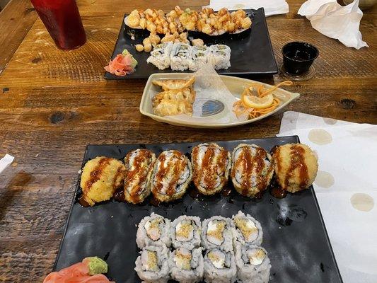 Mt Fuji roll, Asparagus & Garlic Roll, Fried Pork Gyoza (7 Pieces), Crack Roll, Crunchy Shrimp Roll