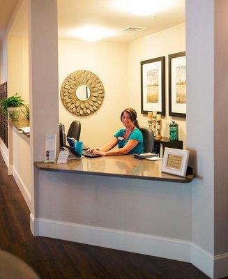 Vantage Pointe Village | Front Desk