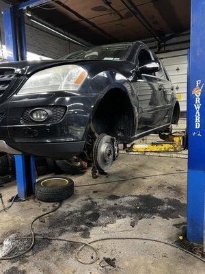 Dino Tire & Service Ctr