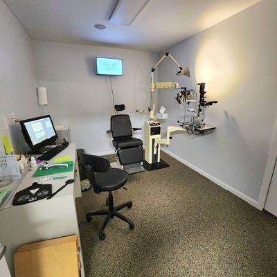 New exam room. They took over the space when the business next door closed and knocked out some walls.