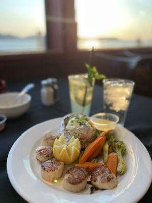 Scallops - Baked Potato - fresh vegetables - Mojito - water