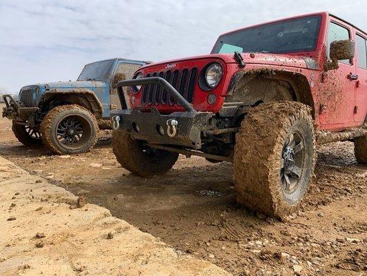 Muddy Jeeps are happy Jeeps!