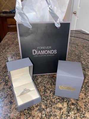 Packaging and custom diamond wedding ring.