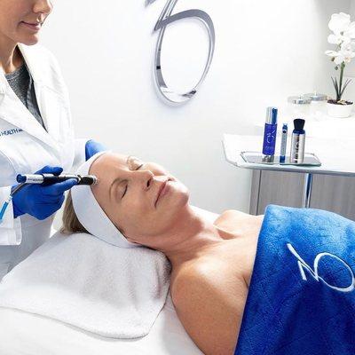 Have you tried one of our exclusive ZO® Skin Health Booster Serum + HydraFacial? Targeting inflammation + dull skin using ZO Skin Health