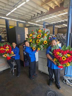 Happy wife happy  life we made sure they went home with flowers  roses.

Happy Velentines day 
Rantz Automotive Center