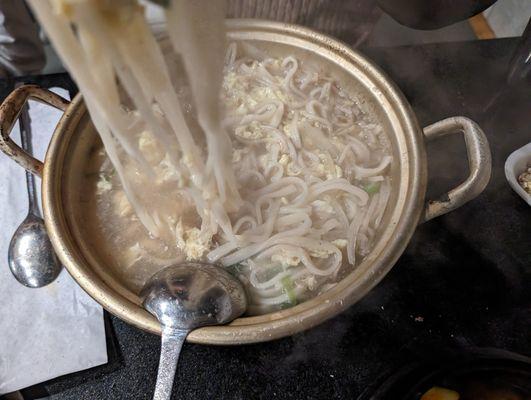 Regular Kalguksu doesn't have squash and clams, but it doesn't lack flavor. The broth was tasty and the noodles were perfectly cooked.