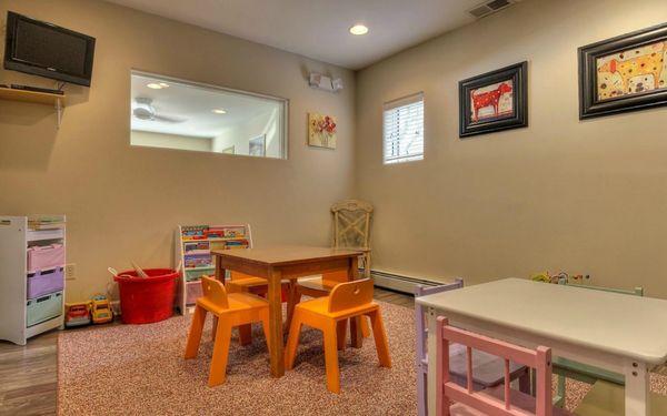 A play room for the children complete with a TV. Munster location.