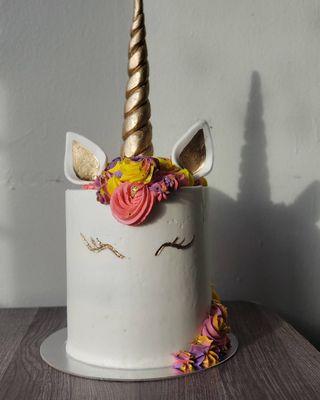 Custom (unicorn) birthday cake