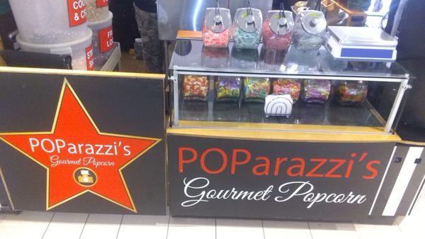 A side shot of Poparrazi's @ The Galleria