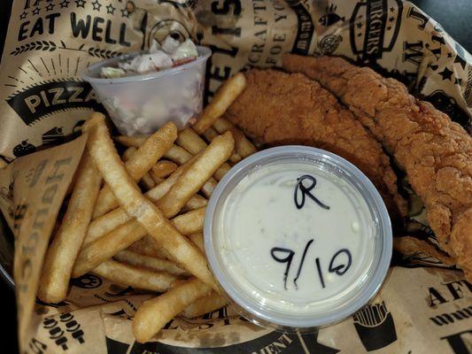 Chicken fingers, fries & coleslaw basket