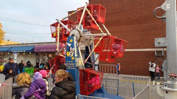 Kids Ferris Wheel for rent in Chicago IL and Illinois Suburbs