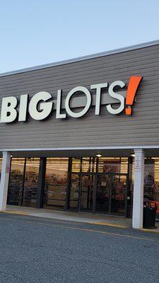 Front of Big Lots