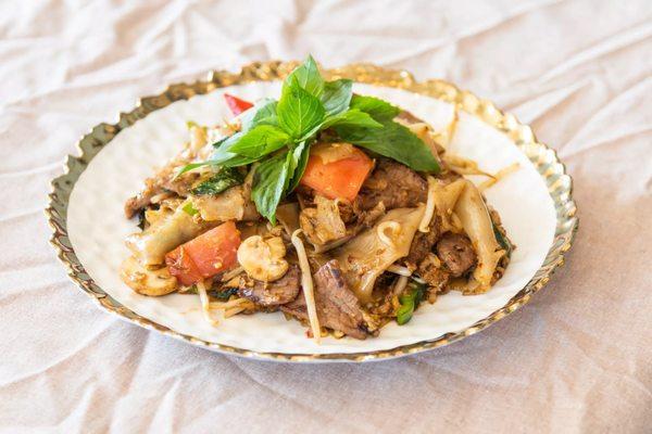 N3 Pad Kee Mao (Drunken Noodle)