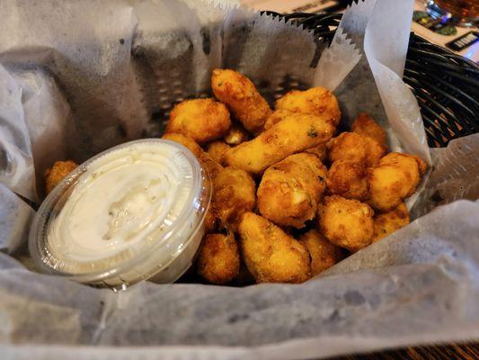 Garlic cheese curds