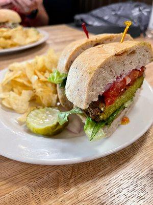 Veggie Burger with Chips